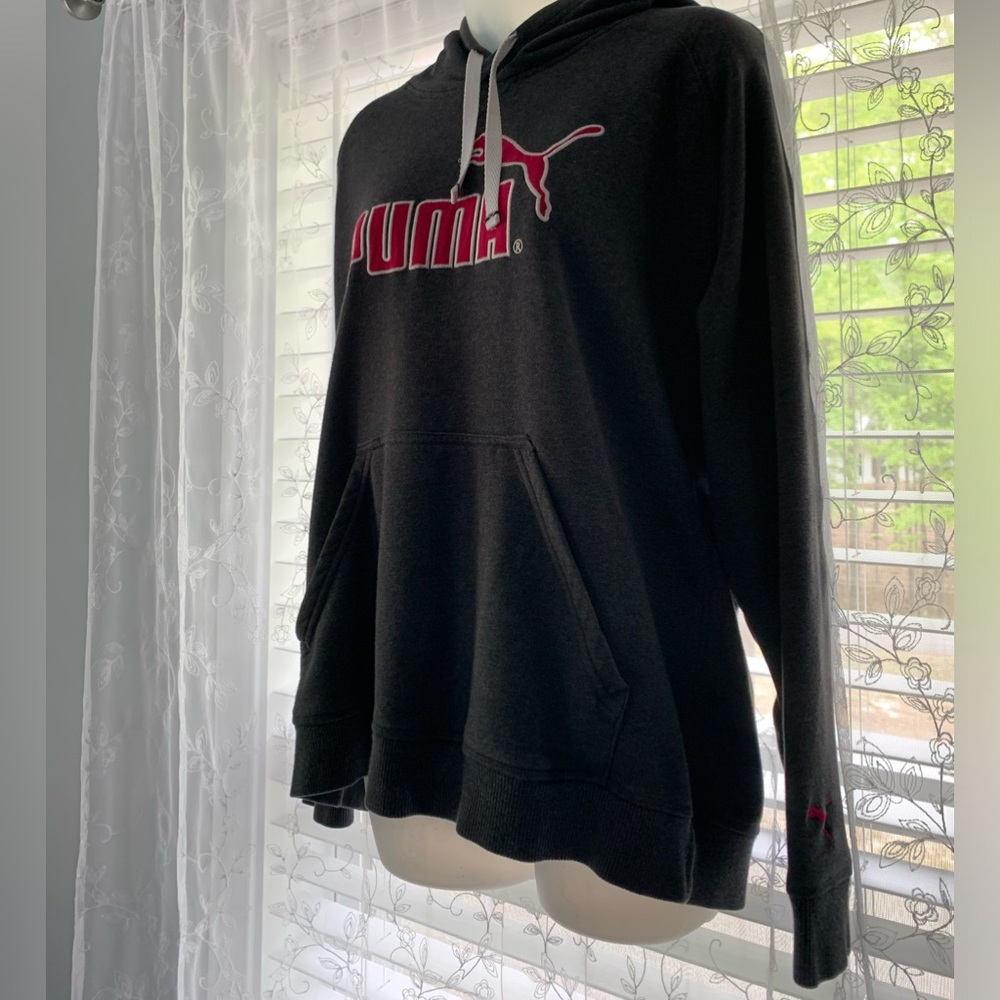Puma hoodie size extra large - one flaw